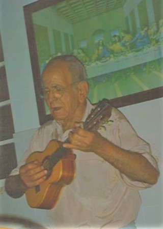 JB no cavaquinho.jpg